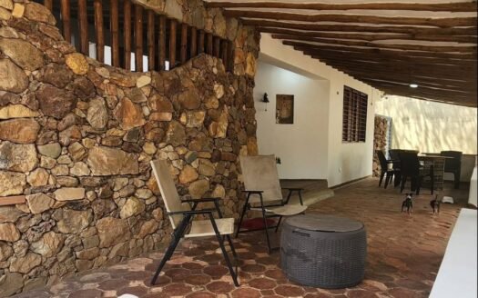 Casa con anexo independiente en La Asunción
