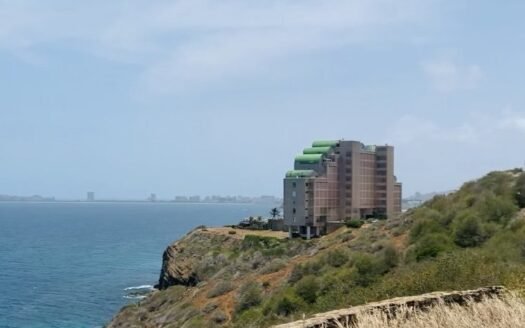 Parcela con excelente vista al mar