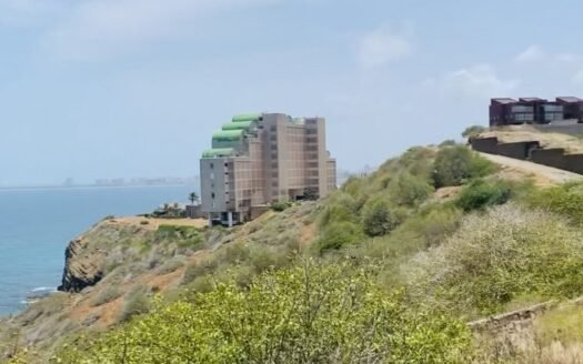 Parcela con excelente vista al mar