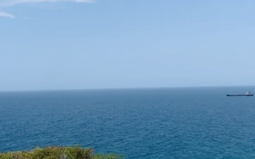 Parcela con excelente vista al mar