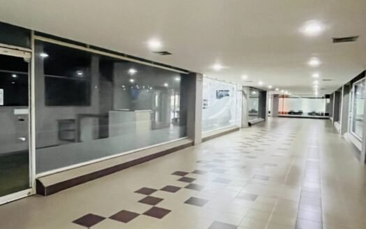 Local en Centro Comercial AB