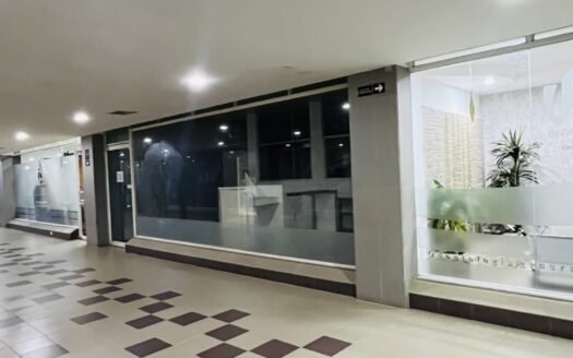 Local en Centro Comercial AB