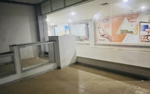 Local en Centro Comercial AB