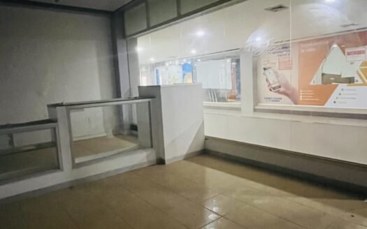 Local en Centro Comercial AB