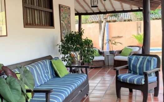 Casa en conjunto cerrado