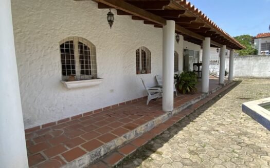 Casa en urbanización jorge coll