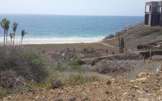 Parcela de terreno con vista al mar