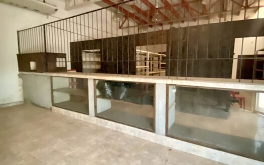 Edificio  zona comercial con 850 m2 de construcción