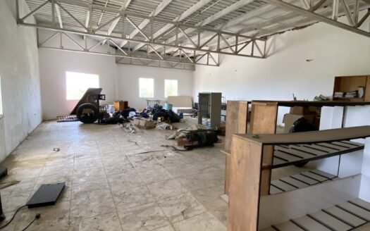 Edificio  zona comercial con 850 m2 de construcción