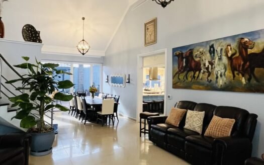 Hermosa casa en conjunto cerrado
