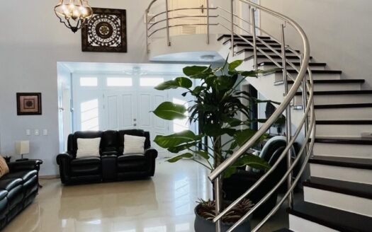 Hermosa casa en conjunto cerrado
