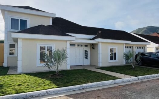 Hermosa casa en conjunto cerrado