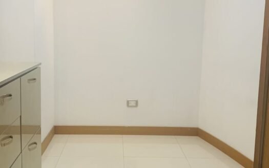 Local en centro Comercial AB