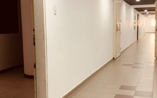 Oficina en Centro Comercial AB