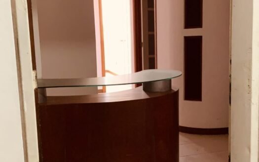 Oficina en Centro Comercial AB