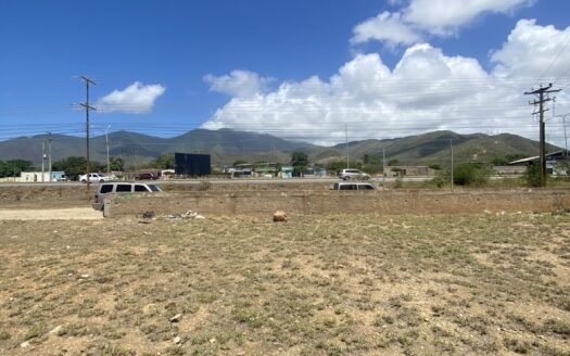 Terreno en la Av. Juan Bautista Arismendi