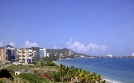 Parcela de terreno con vista al mar
