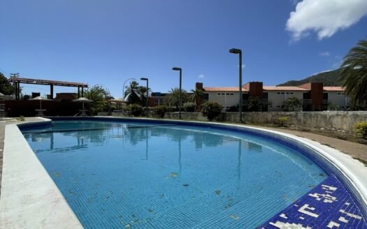 TownHouse en Valle Alegre