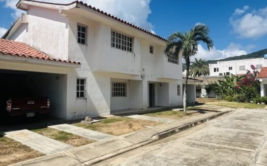 Townhouse en Paraguachi