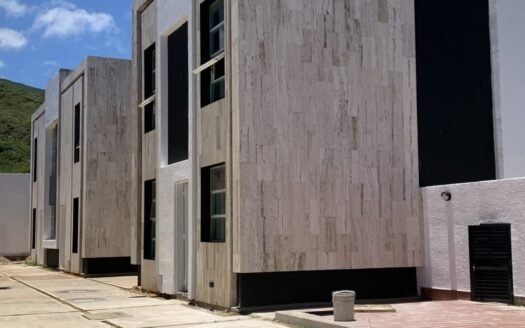 Moderno Townhouse