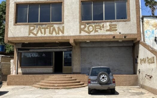 Edificio en los robles