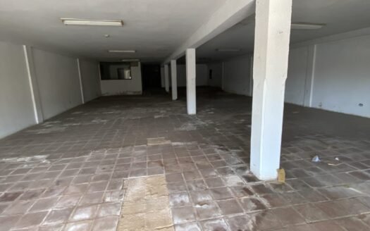 Edificio en los robles