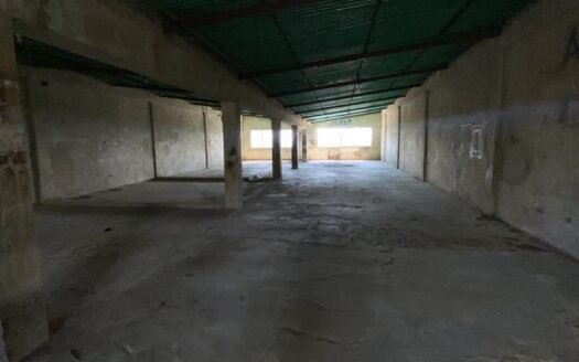 Edificio en los robles