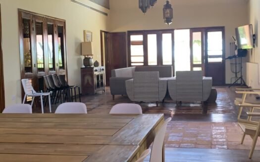 Hermosa casa con gran extensión de terreno