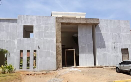 Casa en Obra Gris