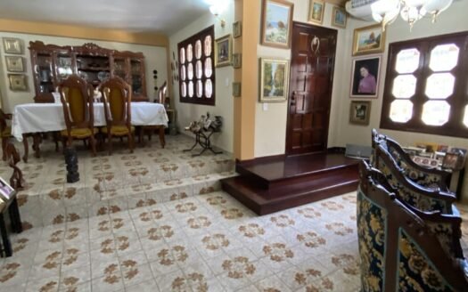 En venta casa impecable en Atamo Sur, Urbanización privada Yaque Alto
