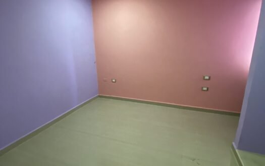 Town house con 3 pisos en Residencias Guayamuri, sector Atamo Sur
