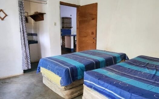 Casa con 2 anexos estilo Chana